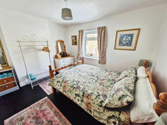2 bed Cottage for sale Image 12