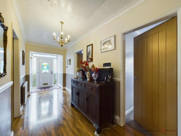 2 bed Detached Bungalow for sale Image 8