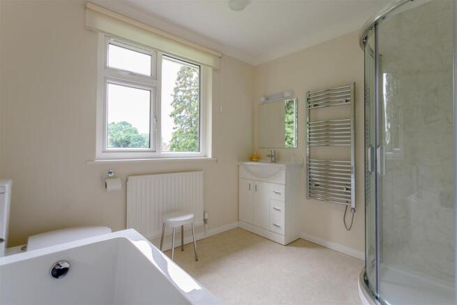 8344705-interior34.jpg