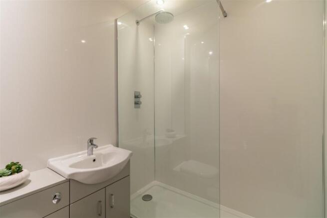 Hudson Close 8-Shower Room A.jpg