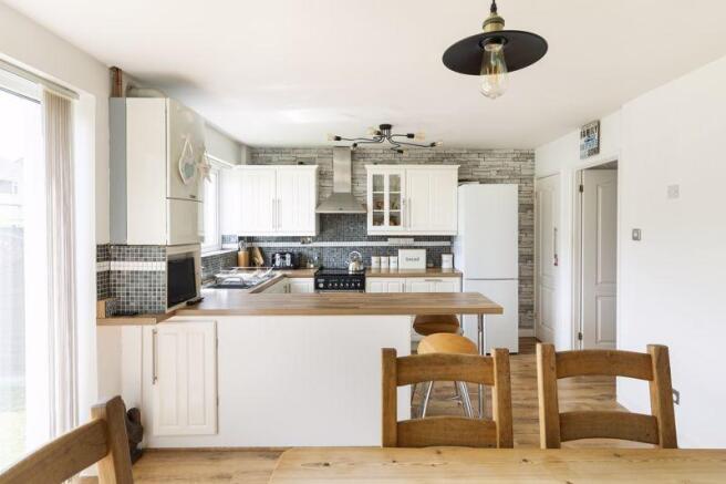 Kitchen / Dini...