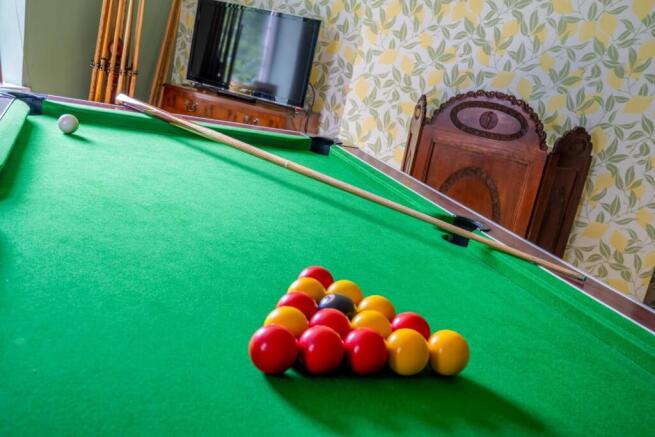 5 bed Detached for sale Image 10