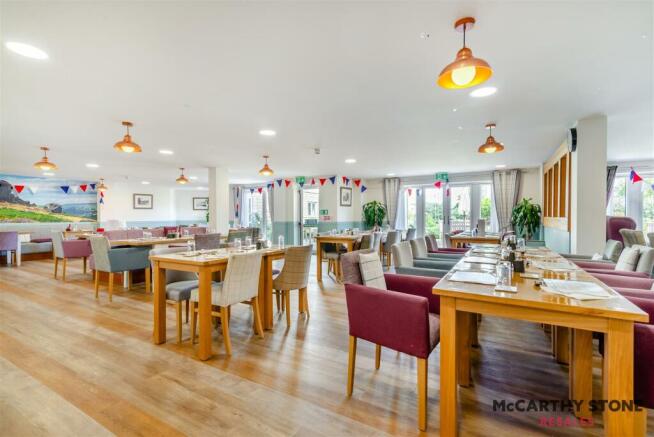8609757-interior18.JPG