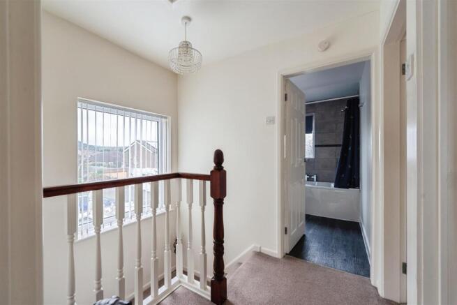3 bed Semi-Detached for sale Image 10
