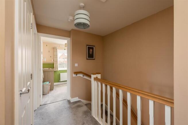 3 bed Semi-Detached for sale Image 12