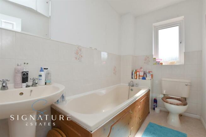 Bathroom (18).jpg