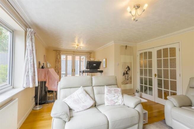 Lounge/Sitting Room
