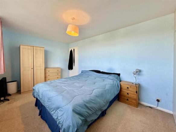 Bedroom  1.JPG