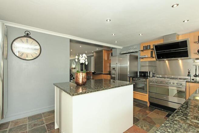 Mag-Kitchen_1.jpg