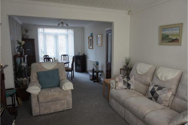 Lounge/Dining Room