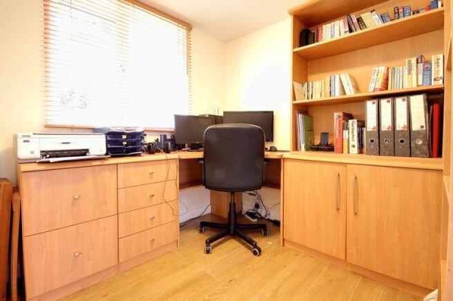 Photo 10