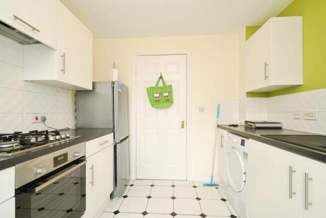 2 bed Apartment for sale Image 4