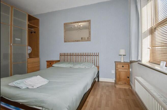 2 bed Flat for sale Image 7