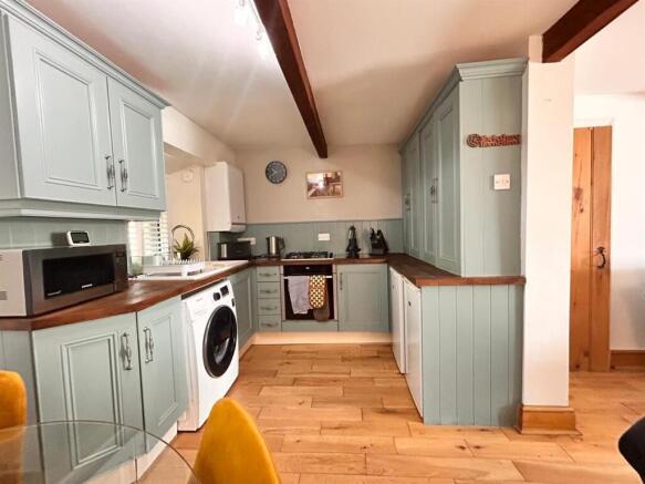 2 bed Terraced for sale Image 6
