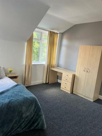 4 bed House Share for sale Image 11