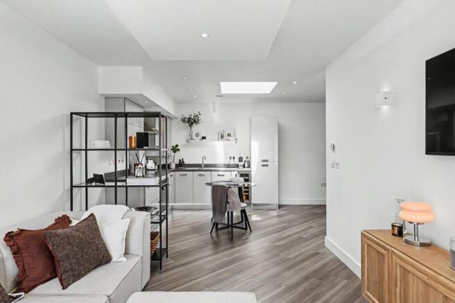 1 bed Flat to rent Image 5