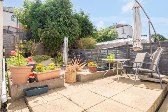 2 bed House to rent Image 4