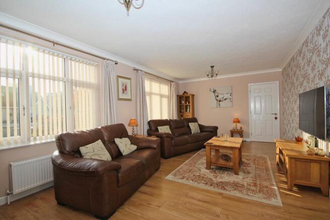 5 SWANLAND CLOSE COTTINGHAM (6)_lzn.jpg