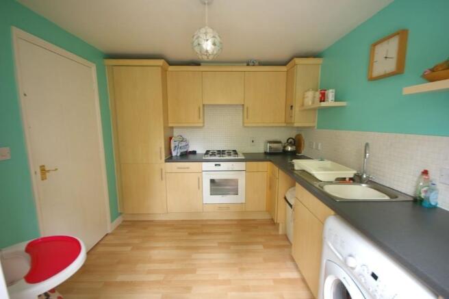 KITCHEN / BREAKFAST
