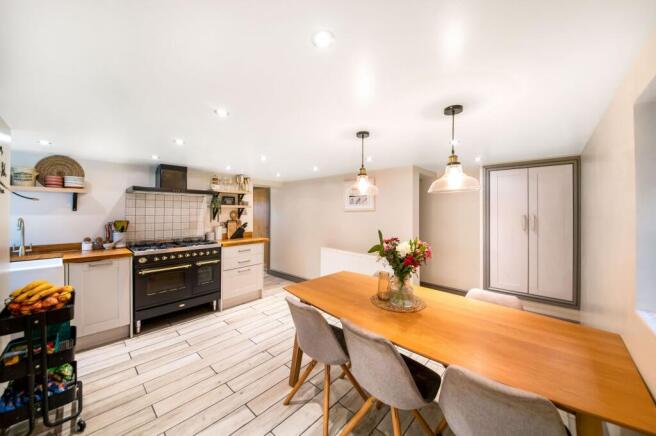 OPEN-PLAN DINING KITCHEN