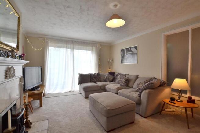 Living Room 1.jpg
