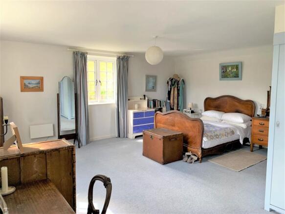 Principal bedroom 4.JPG