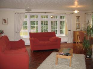 Lounge/dining room