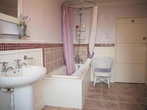 Bathroom 009