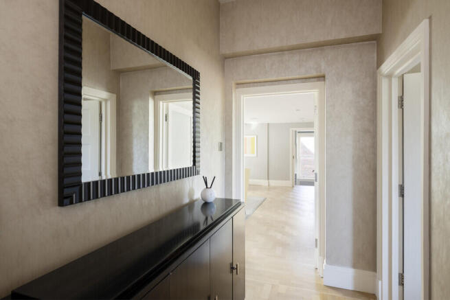 5 Lexden Park Hou...