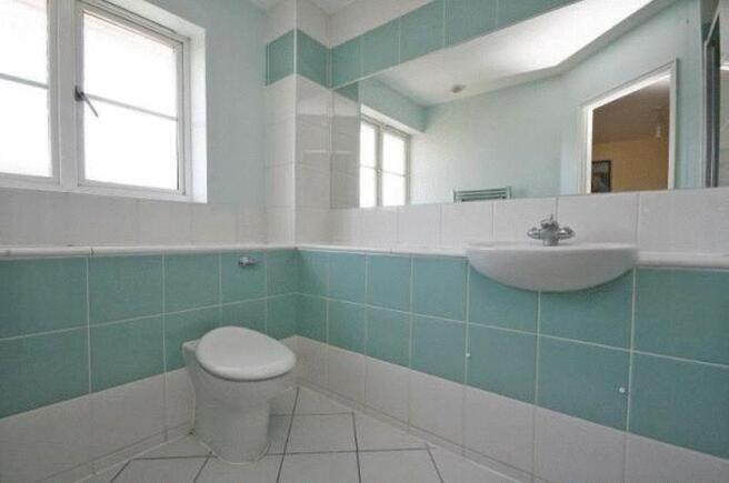 En-Suite to Bedroom