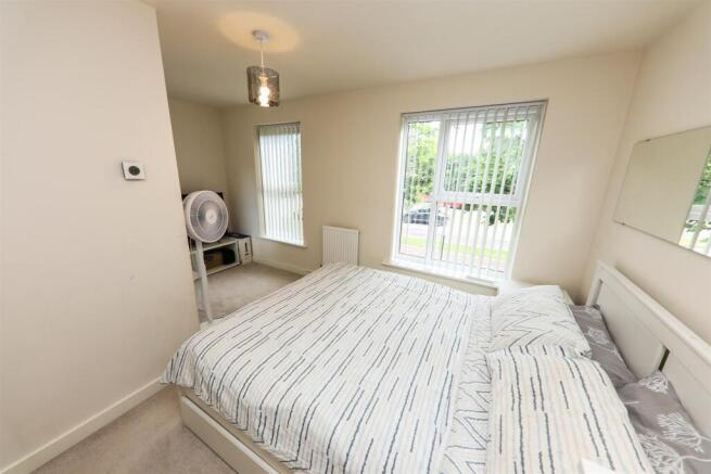 4 bed Town House for sale Image 10