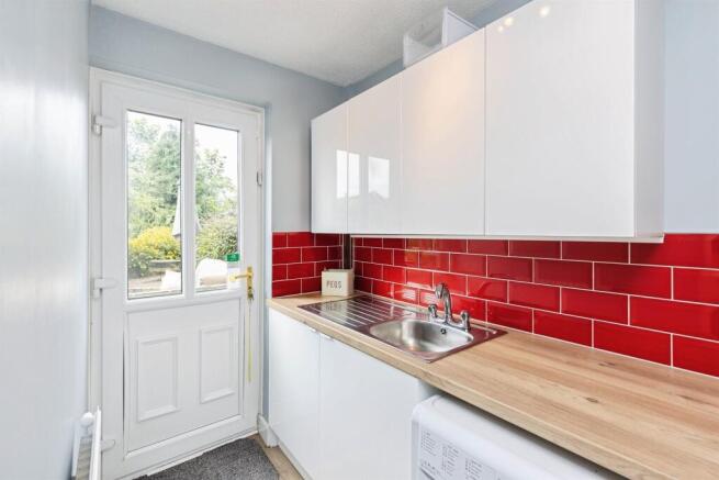 4 bed Detached for sale Image 6