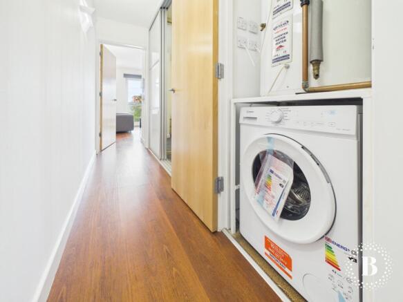 1 bed Apartment to rent Image 6