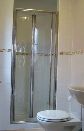 EN SUITE SHOWER ROOM