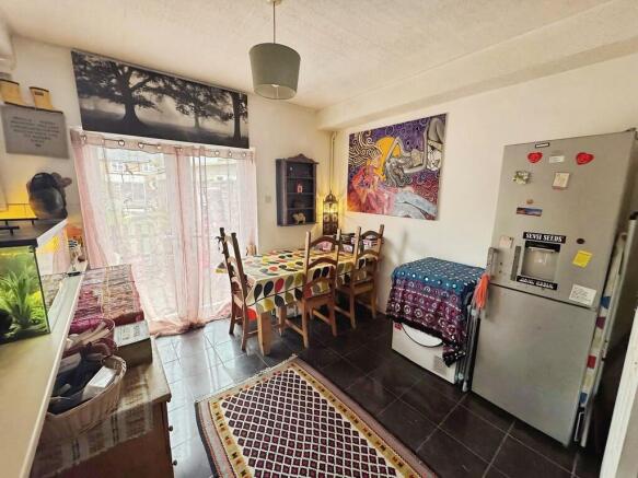 7aa70026-82166494...