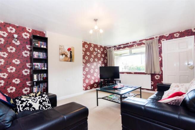 OPEN PLAN LOUNGE
