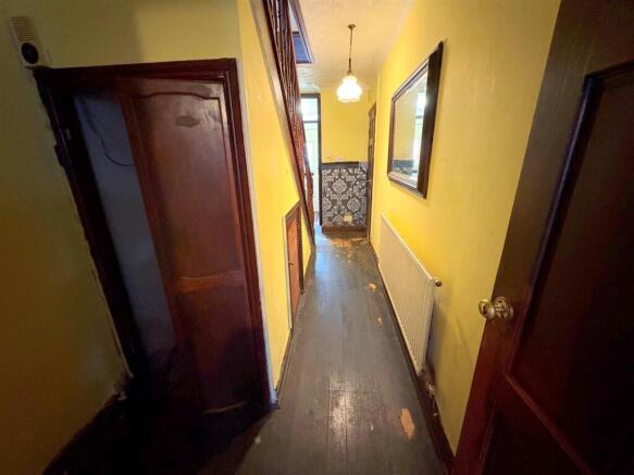 Hallway b.jpg