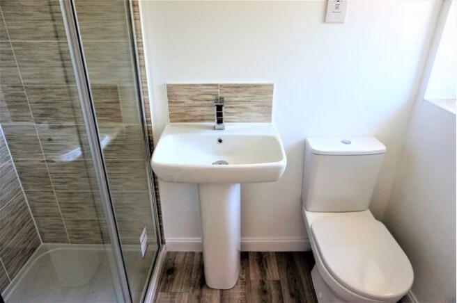ensuite (1).jpg