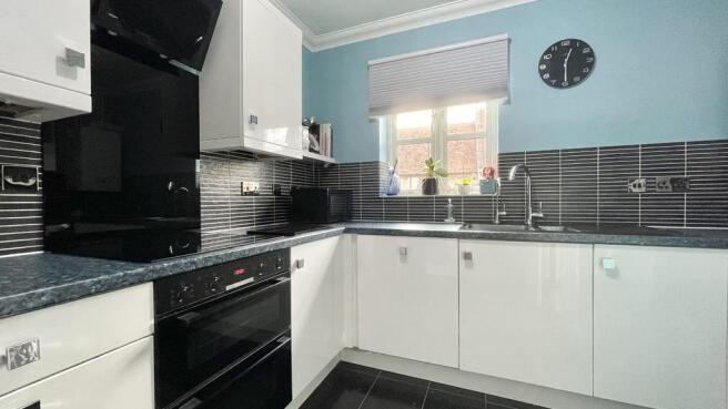 Kitchen 1.JPG