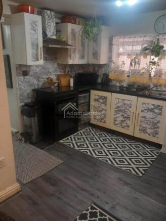 7 bed Block of Apartments for sale Image 8