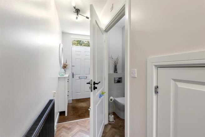 4 bed Semi-Detached for sale Image 5