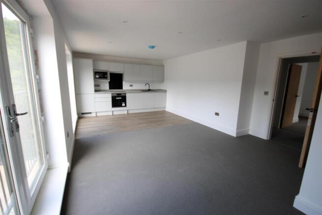 2 bed Apartment for sale Image 4