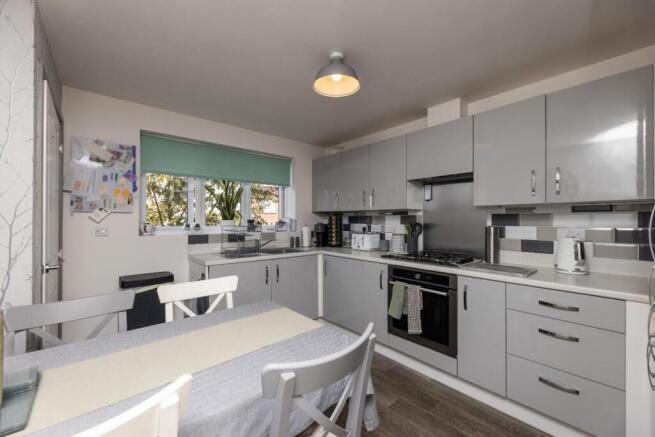 2 bed Semi-Detached for sale Image 5
