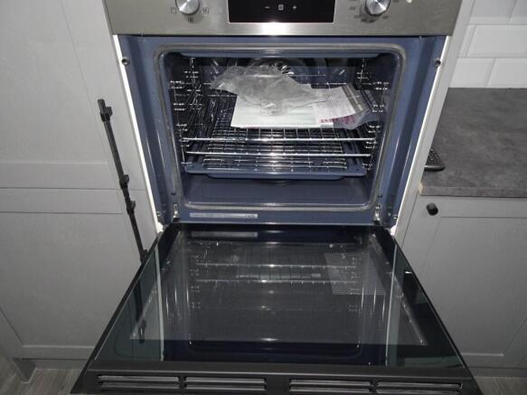 2 bed Flat to rent Image 9