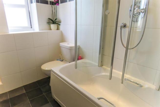Bathroom.JPG
