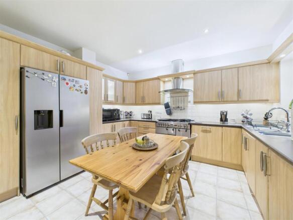 3 bed Detached Bungalow for sale Image 7