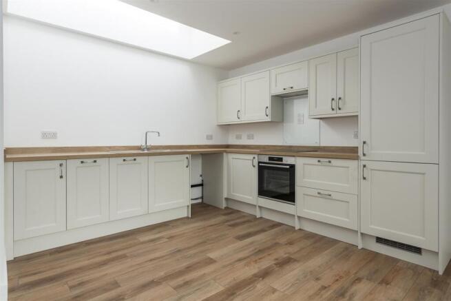 Kitchen2.jpg