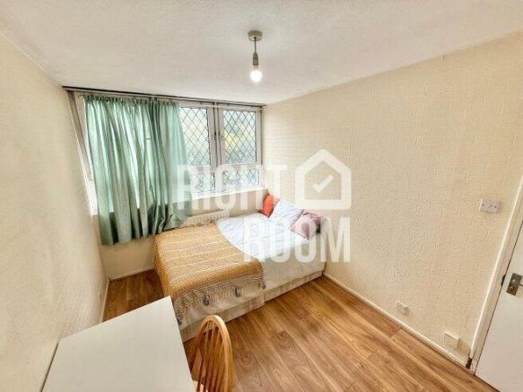 room-5-elgin-house-e14-6eg-1049537
