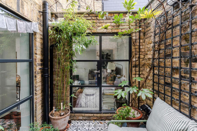 321761 - 2a Rudloe Road-19.jpeg