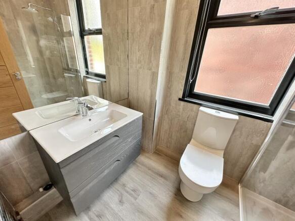 2 bed Apartment to rent Image 6